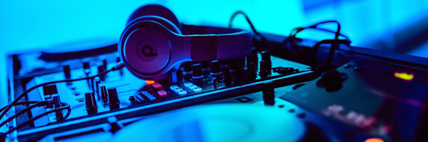 filoage's profile banner image