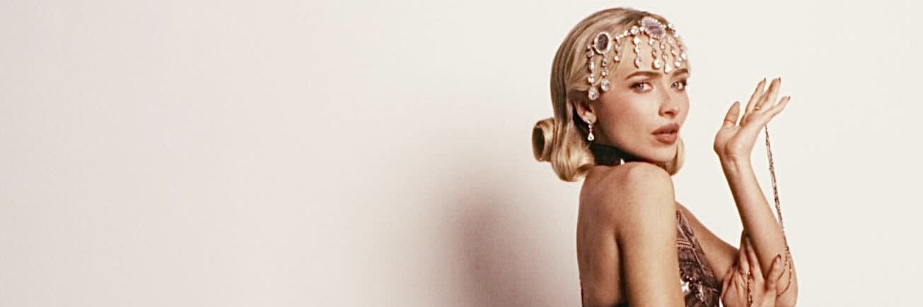taya banner