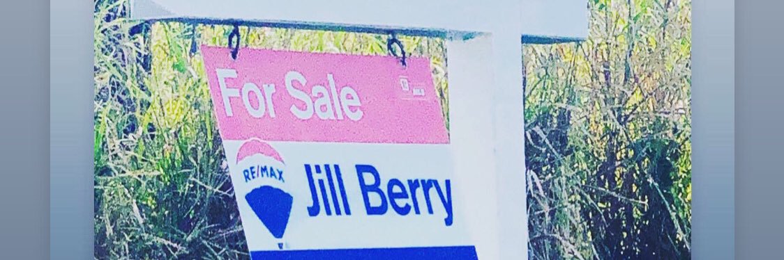 Realtorberry's profile banner image
