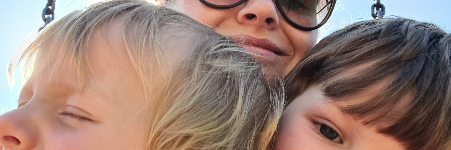 leonorahaig's profile banner image