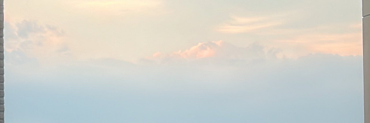 _holamel's profile banner image
