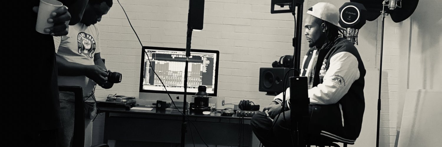 emixddeal's profile banner image