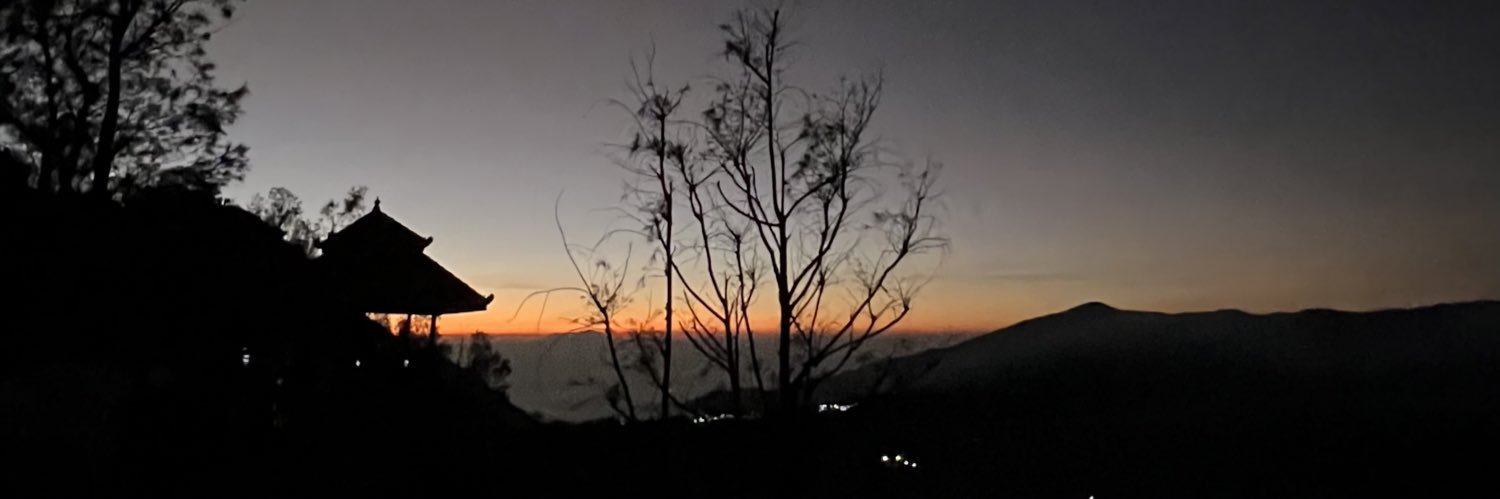 awwwyip's profile banner image