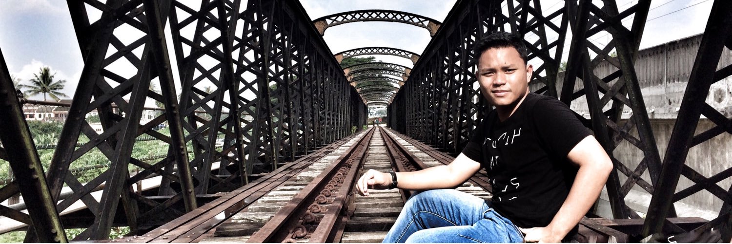 Fariskamar's profile banner image