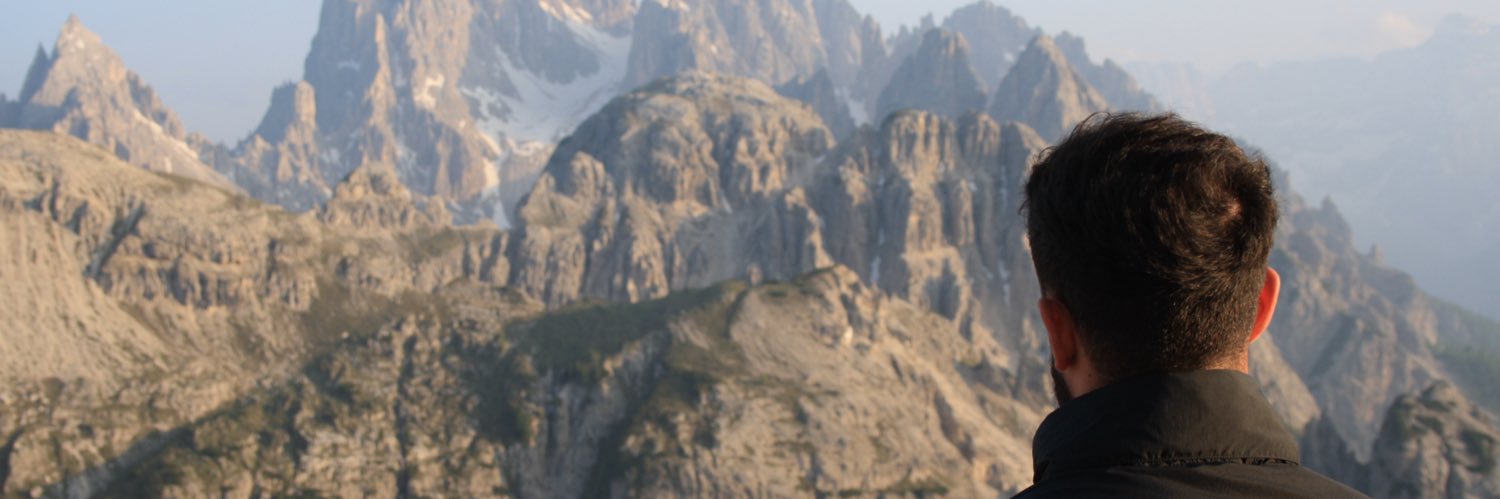 varonovoa's profile banner image