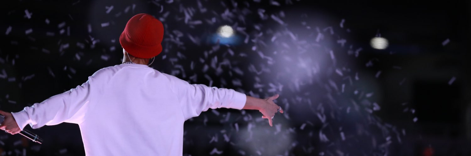 𝒔𝒑𝒍𝒆𝒏𝒅𝒐𝒓. banner