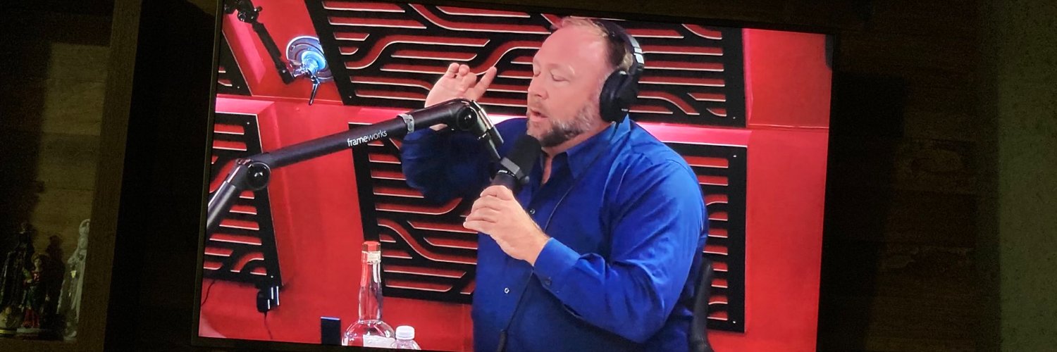 Lucasmonda's profile banner image