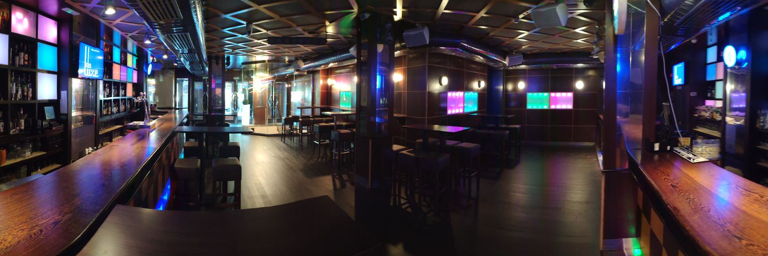 Da Luxe Café banner