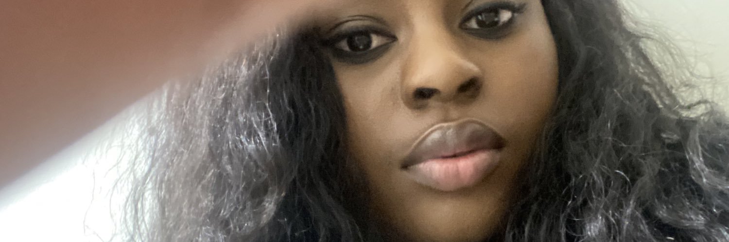 xSarahSolomon's profile banner image
