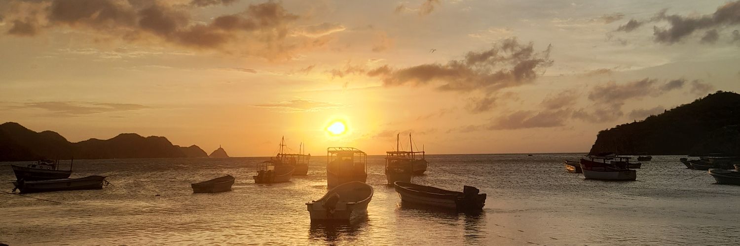 luzm21's profile banner image