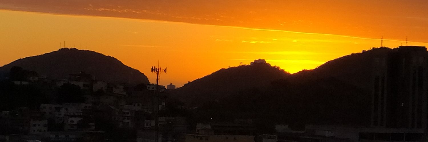 RDevanis's profile banner image