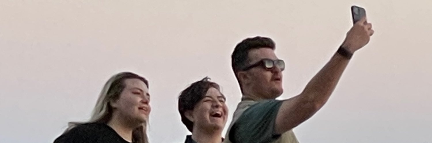 mandilutz's profile banner image