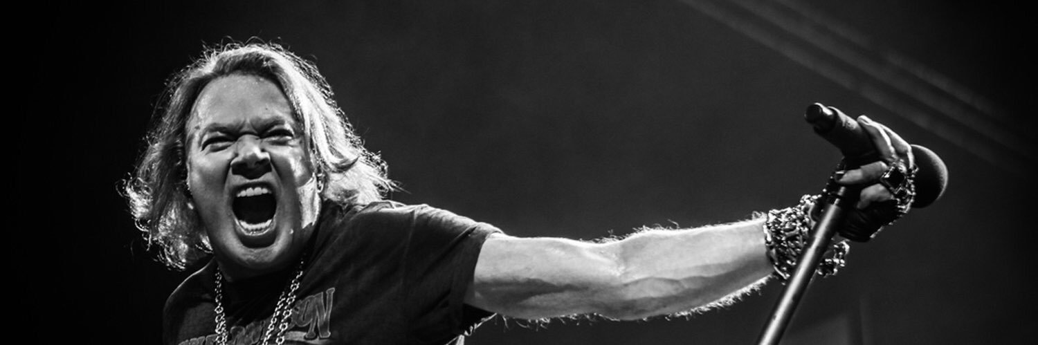 β banner