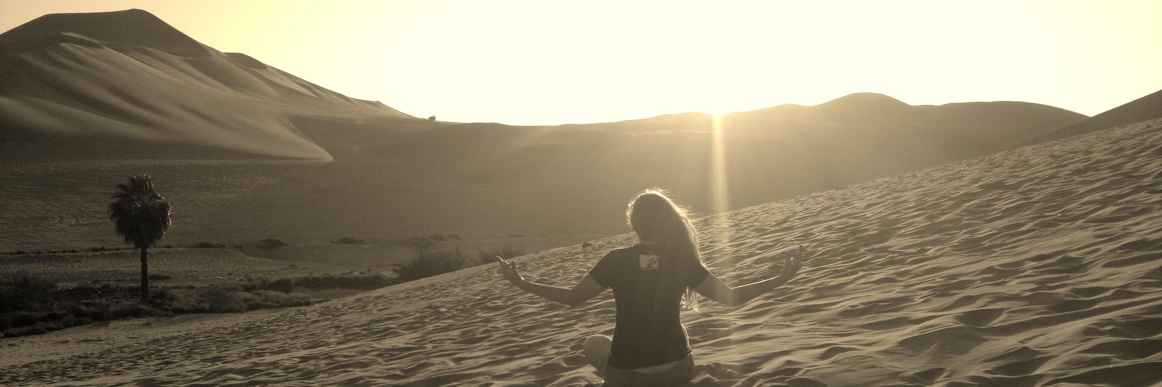 karinameb's profile banner image