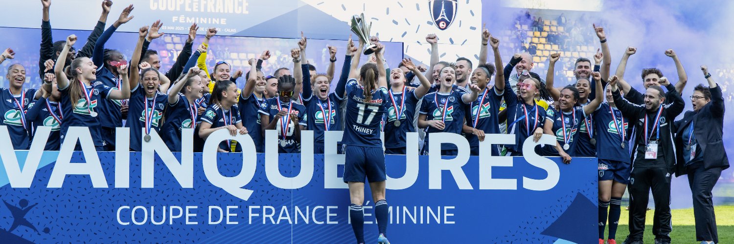 Paris FC Féminines's banner