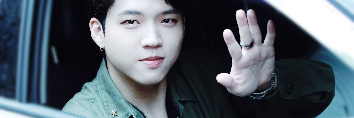Moment020827's profile banner image