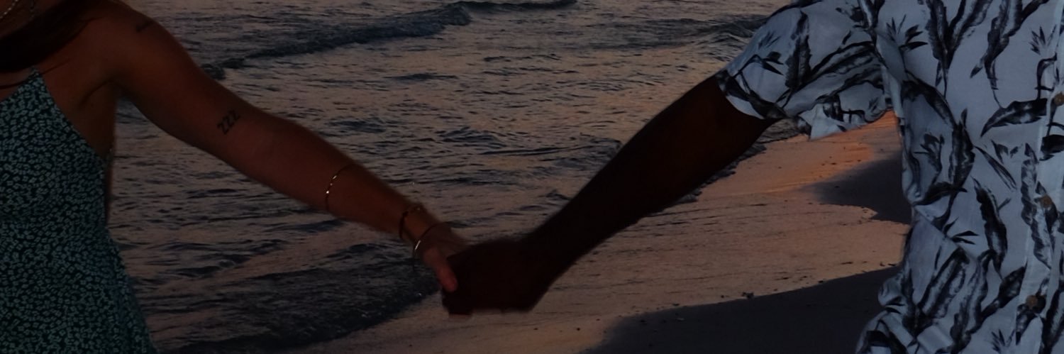 laaurenn015's profile banner image