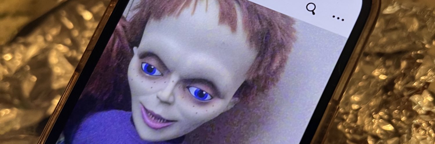 zoeoell's profile banner image