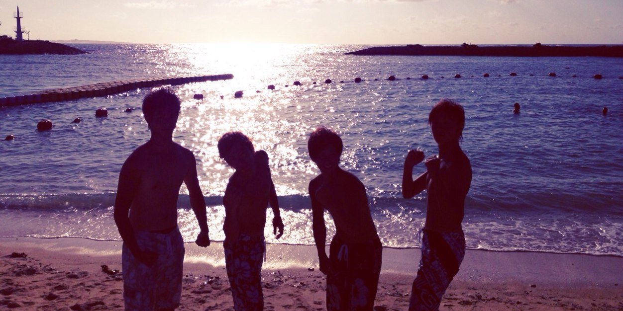 v_aaaaa_n's profile banner image