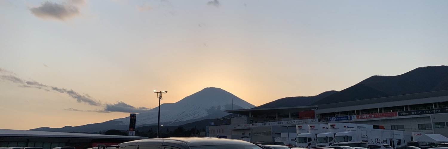 esuz_p's profile banner image