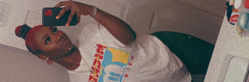 LainekaB's profile banner image