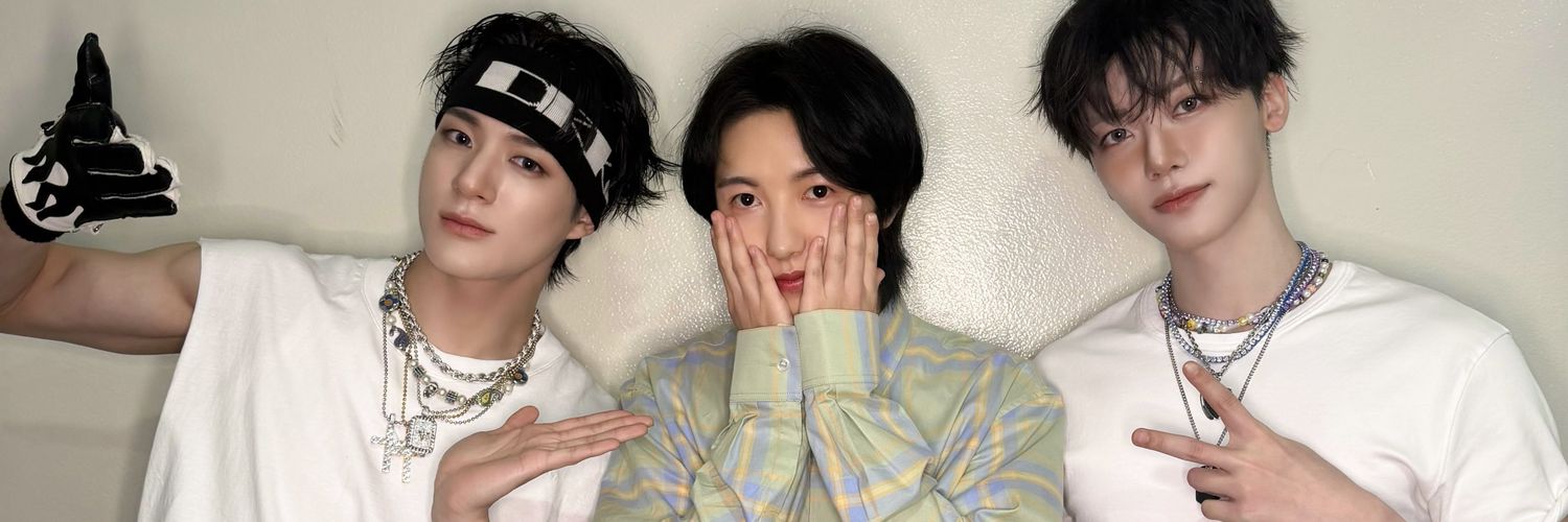 jü 🌸🦋💛 banner