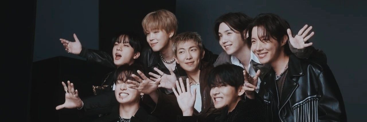 A⁷ is seeing BTS ⊙⊝⊜ banner