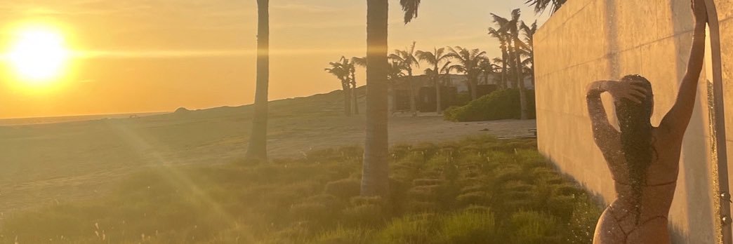 WeirdassEsmy's profile banner image
