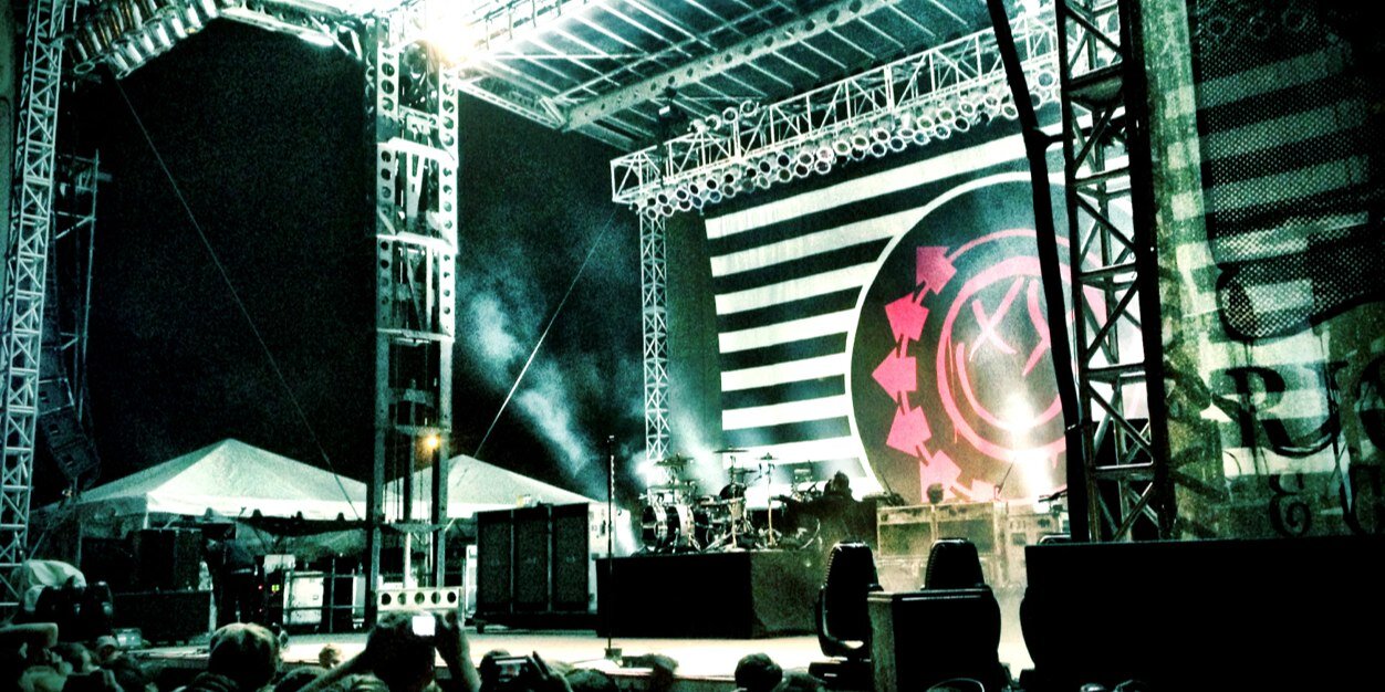 em_lott's profile banner image