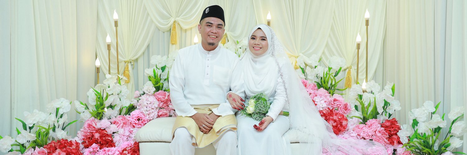 iena_ina's profile banner image