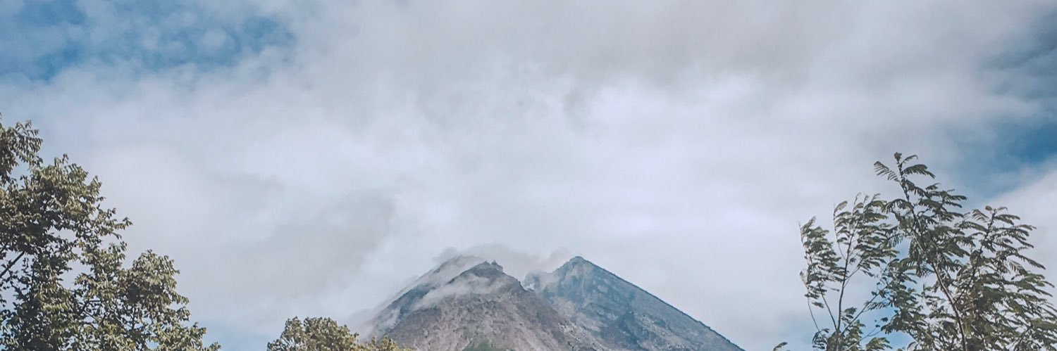 titingnira's profile banner image