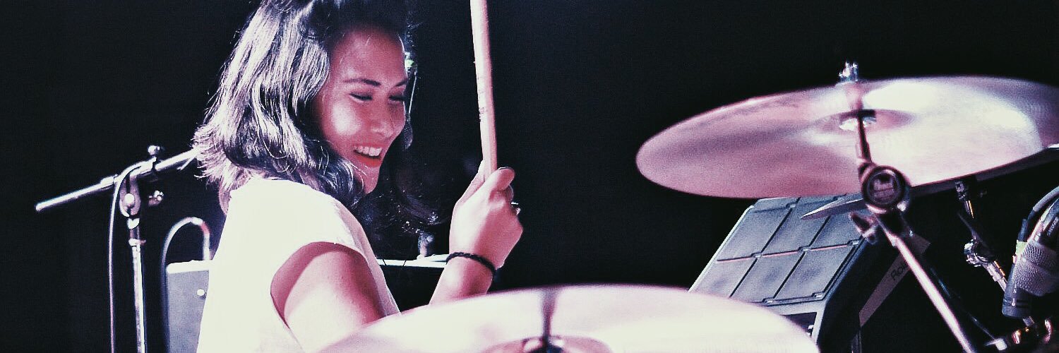 Isabelle De Leon banner