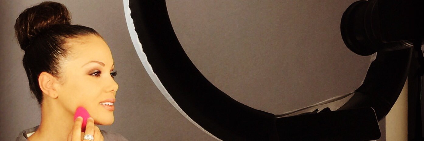 lynnettecole's profile banner image