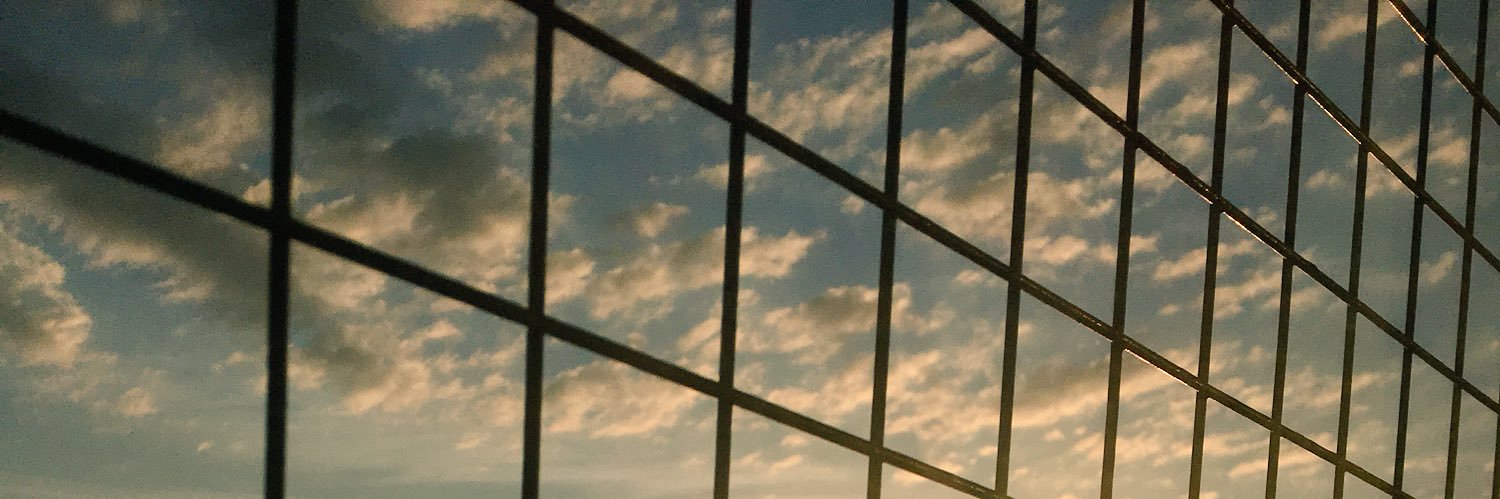 valenrossini_'s profile banner image