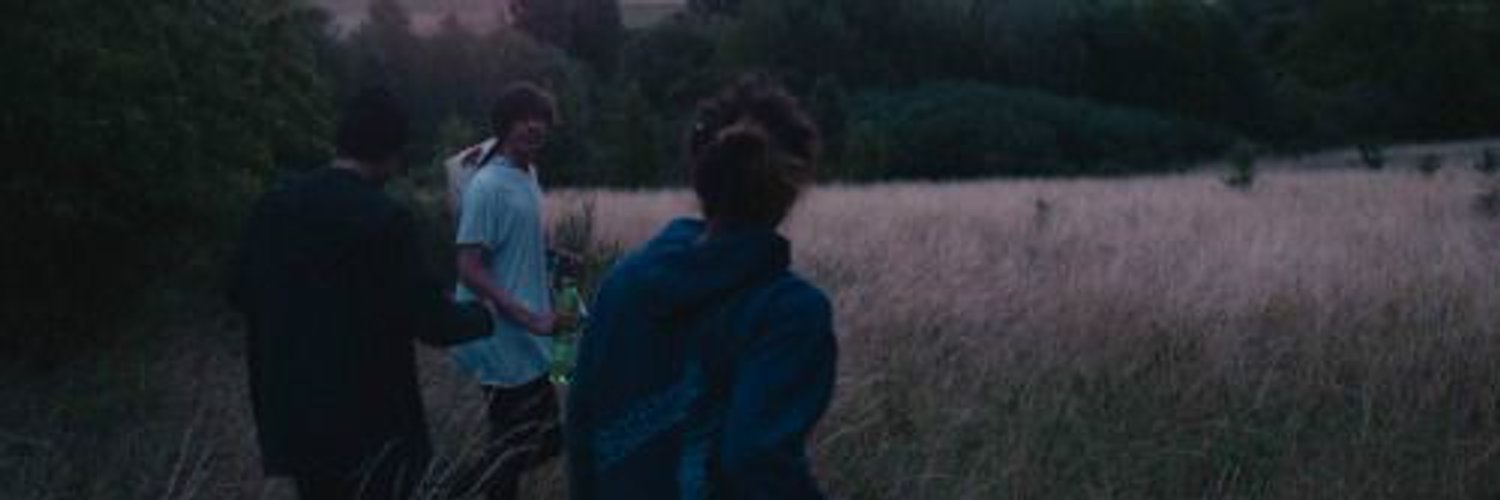isheldiu's profile banner image