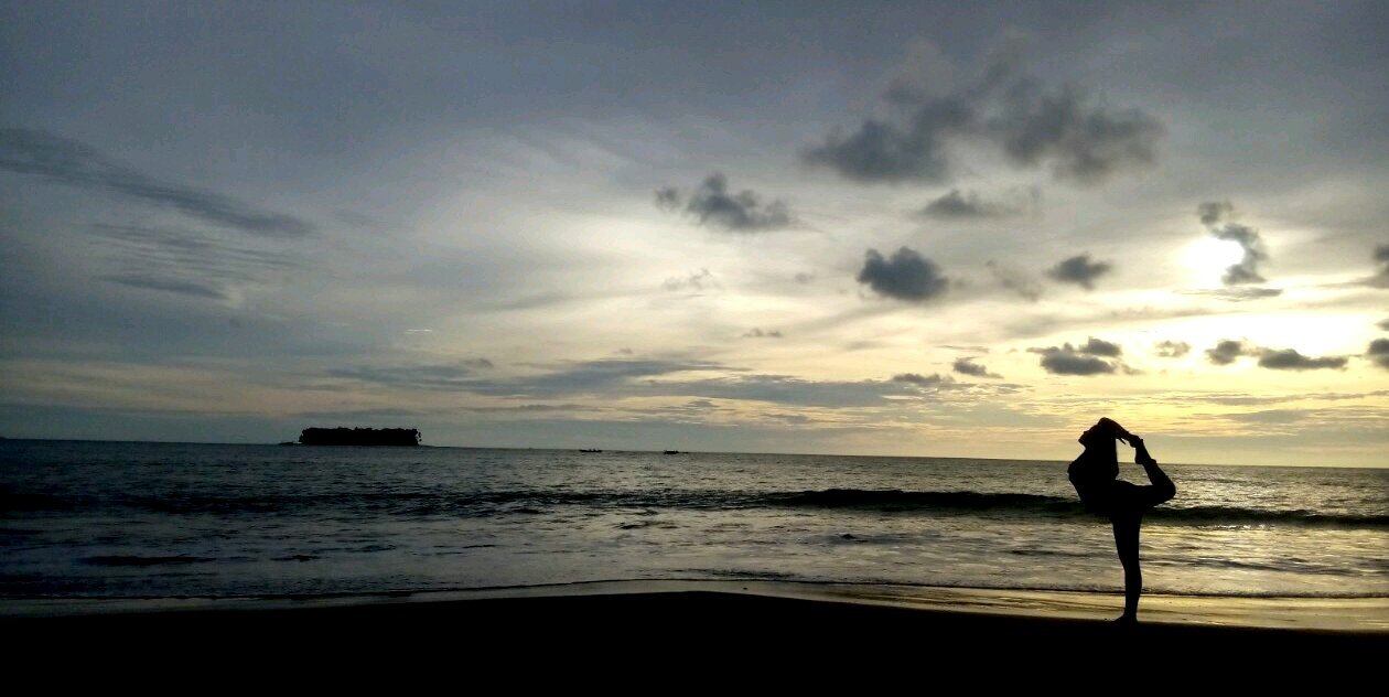 dinninoi's profile banner image