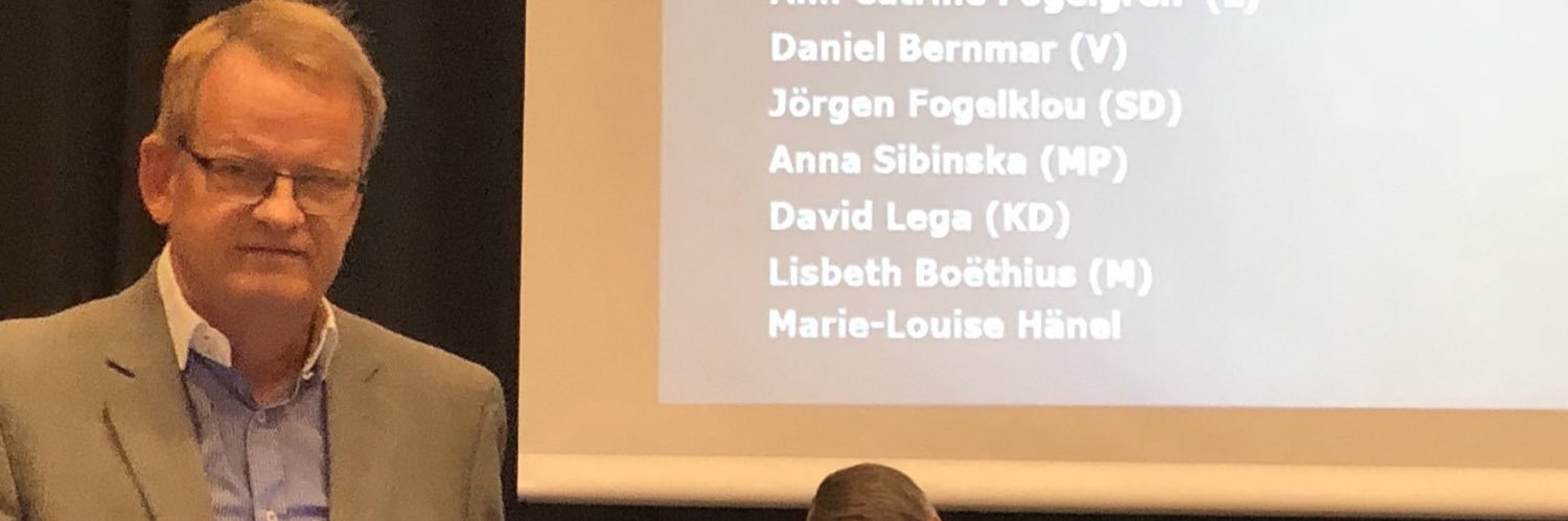 Bo Anderssen (L) banner