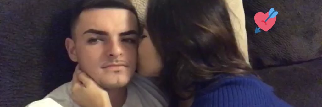 v_alejandra99's profile banner image