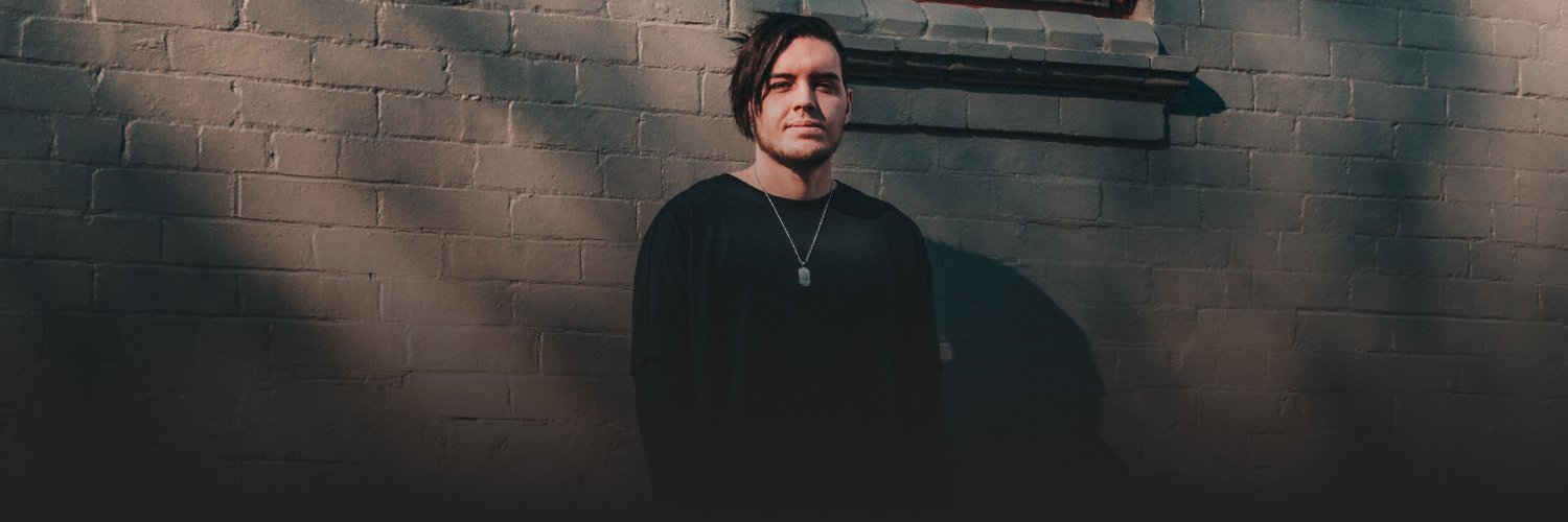 leonmobbs's profile banner image