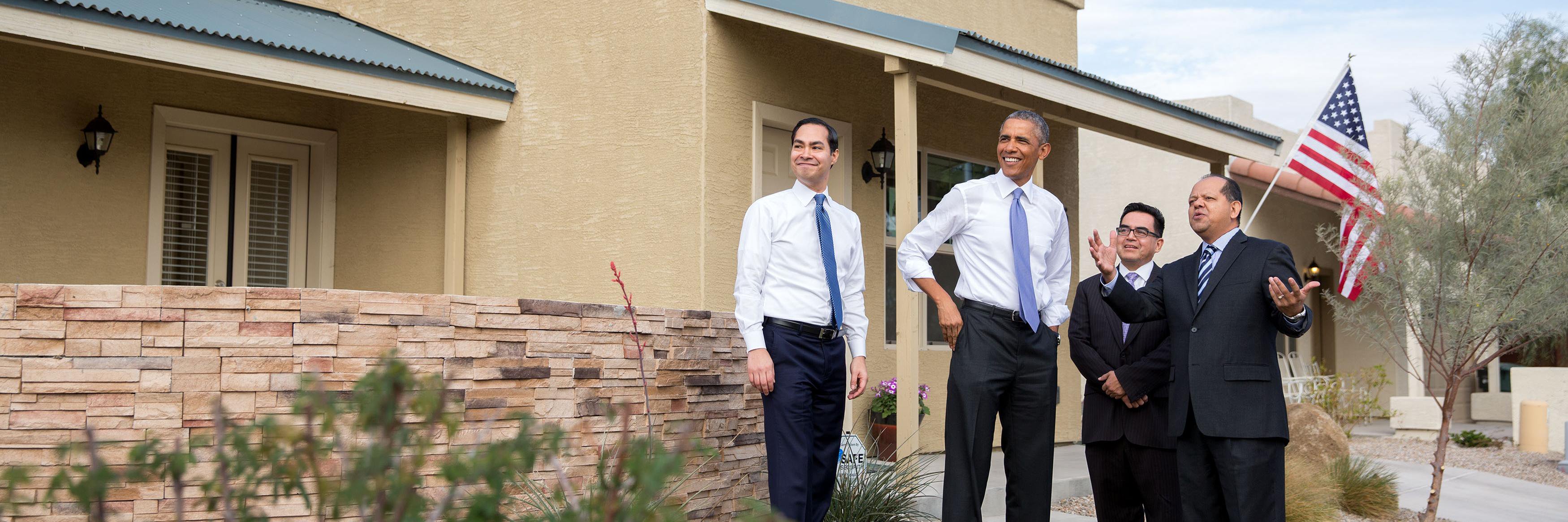 Julián Castro banner