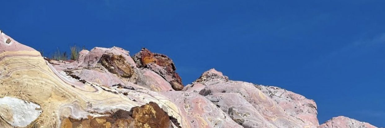 gladysrach's profile banner image