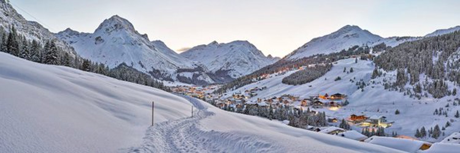 Gold Vautrnse.🟡 banner