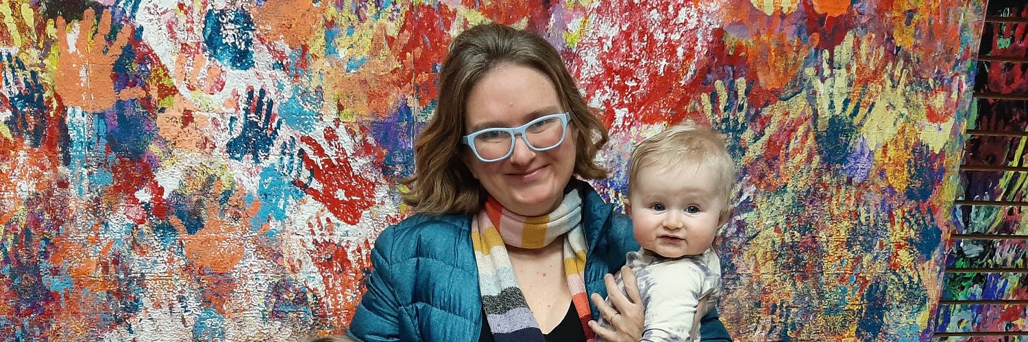 Jess deCourcy Hinds banner