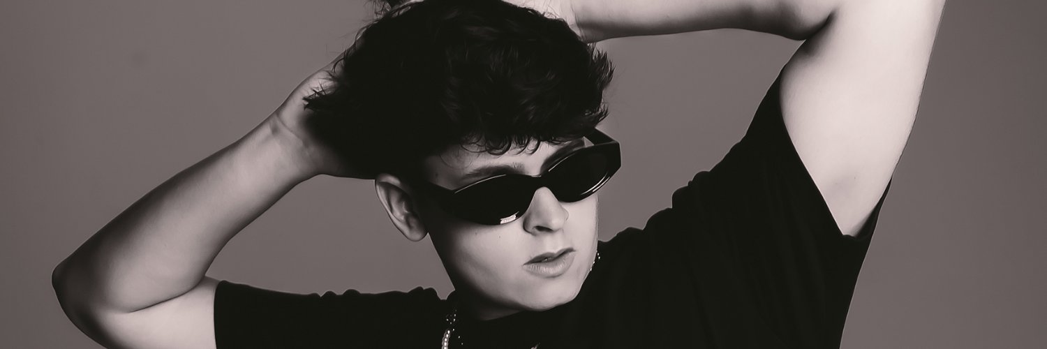 zarowav's profile banner image