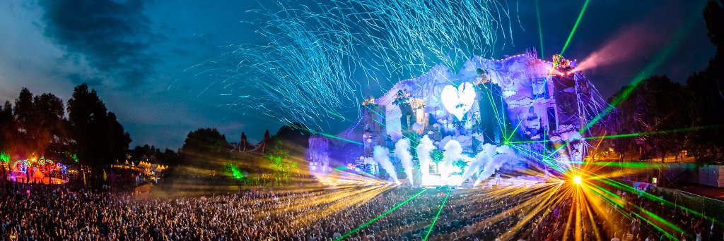 Dreamfields Festival banner