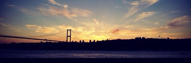 deryasuel's profile banner image