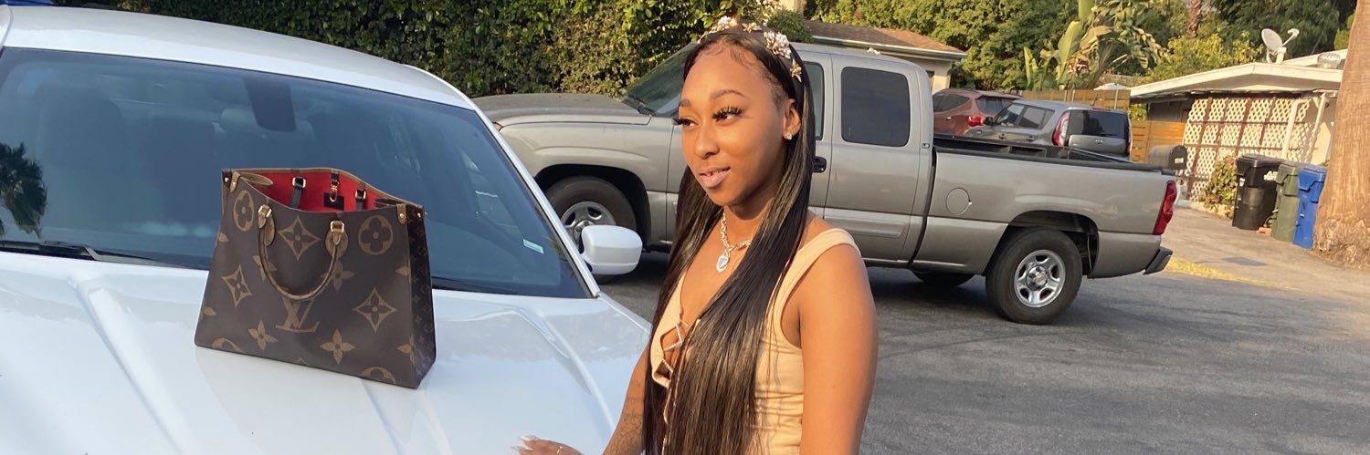 lizzle_thatBeMe's profile banner image