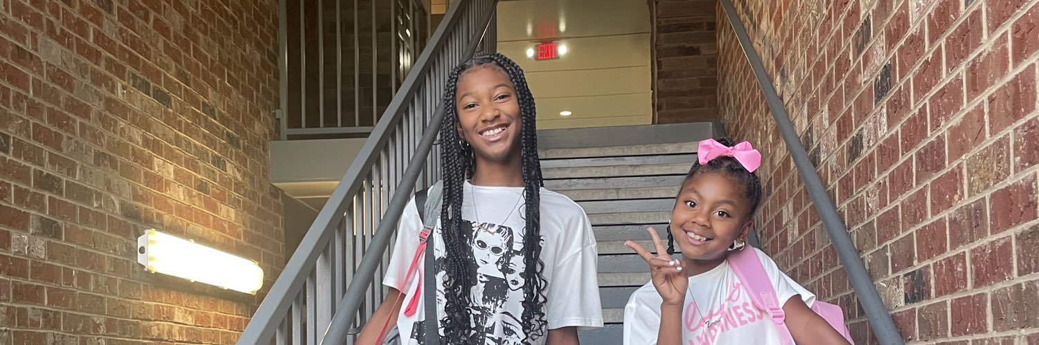 Roshundray's profile banner image