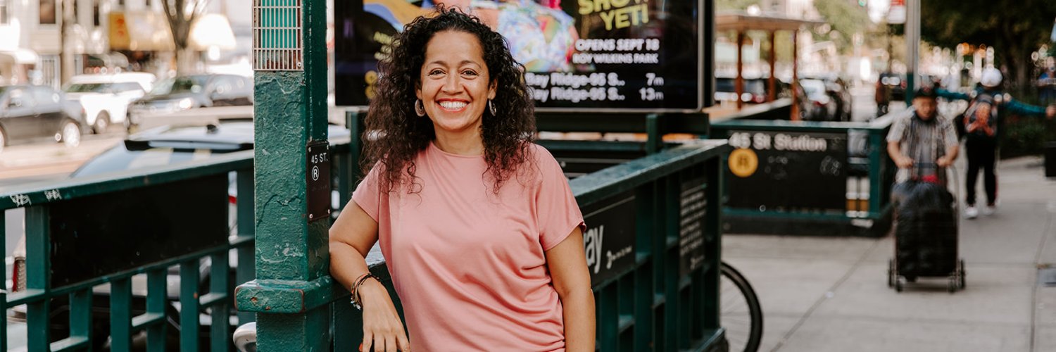 Alexa Avilés's banner