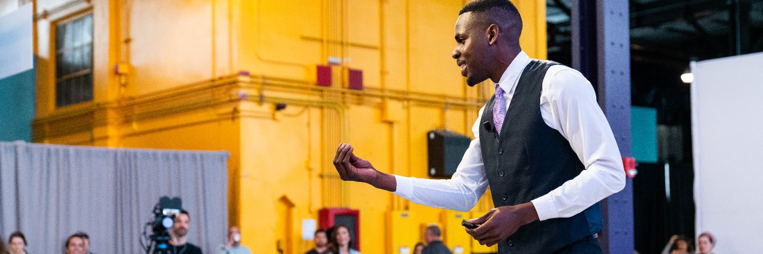 Momo Bertrand banner